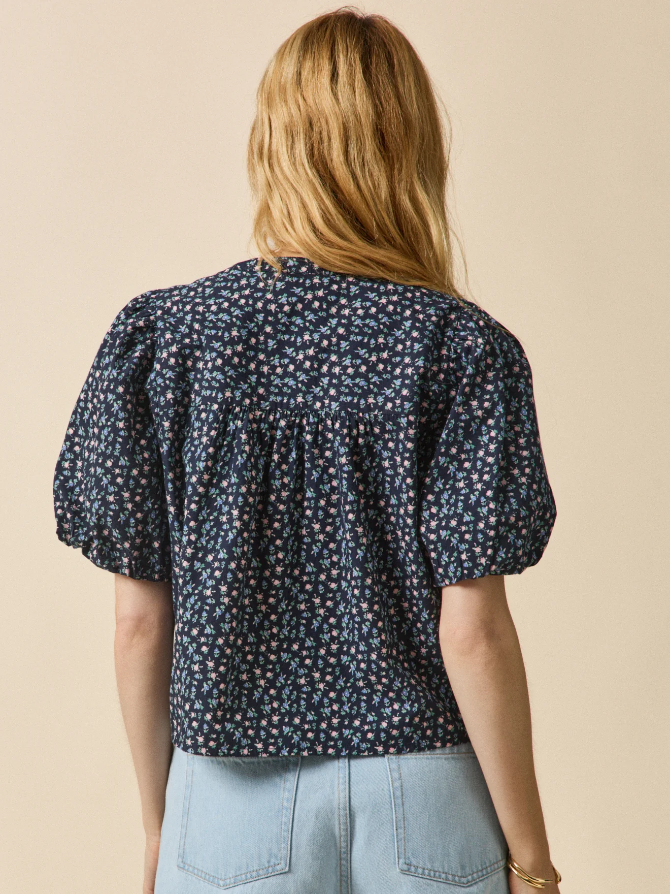 Damentop mit Mini Roses-Print - Image 2