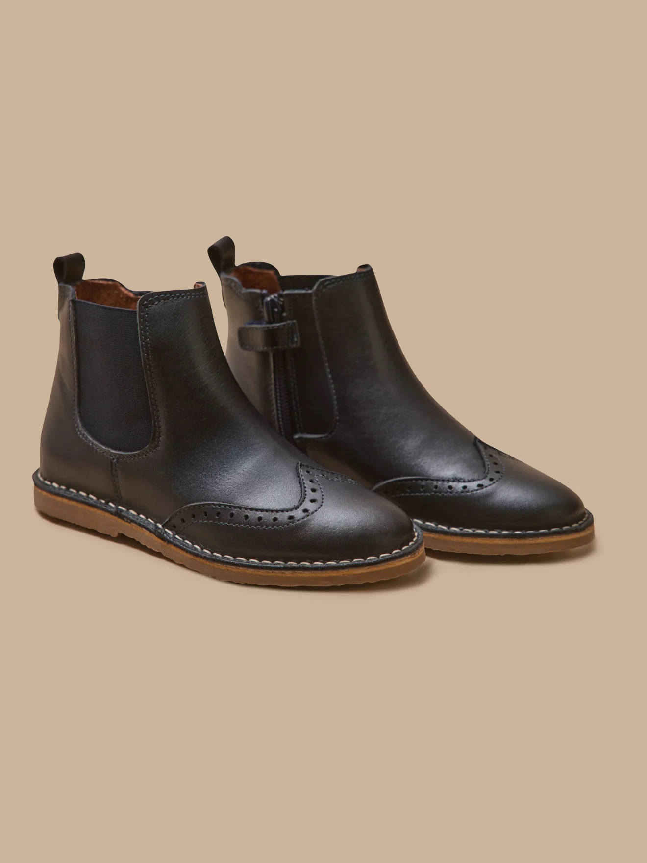 Mädchen-Boots mit Blütenkappe aus Leder