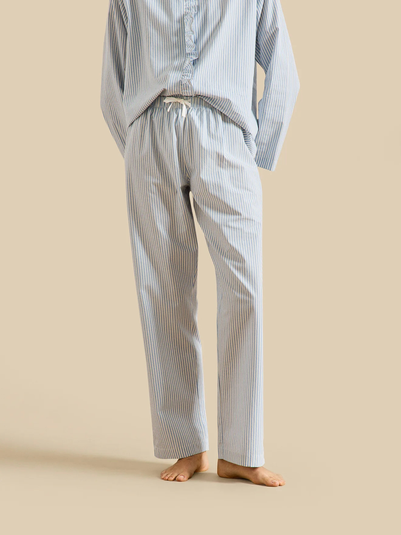 Gestreifter Damen-Pyjama mit Volants - Image 3