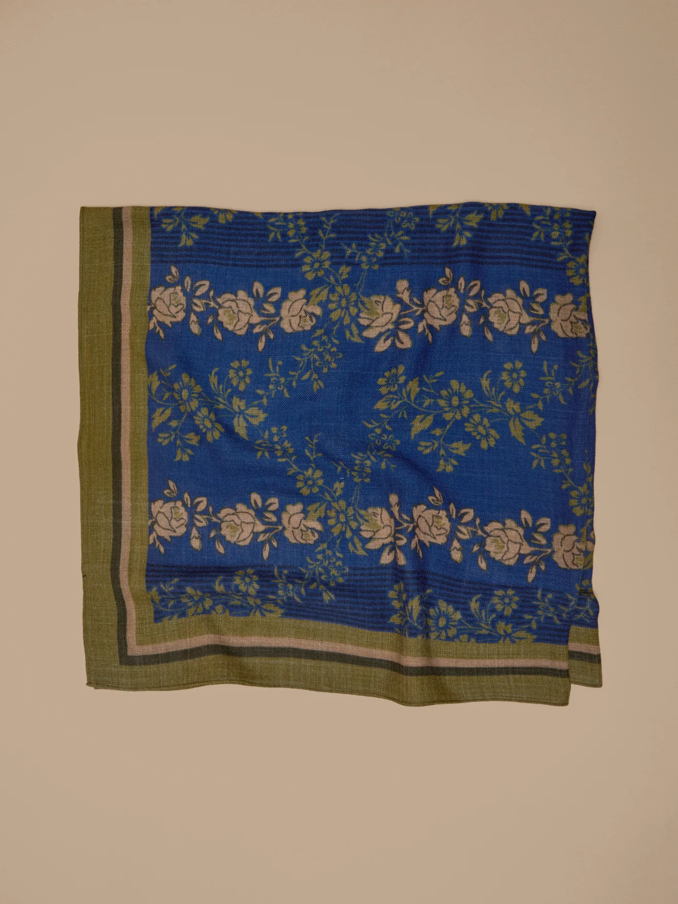 Damentuch aus Wolle mit Blumenprint - Image 3