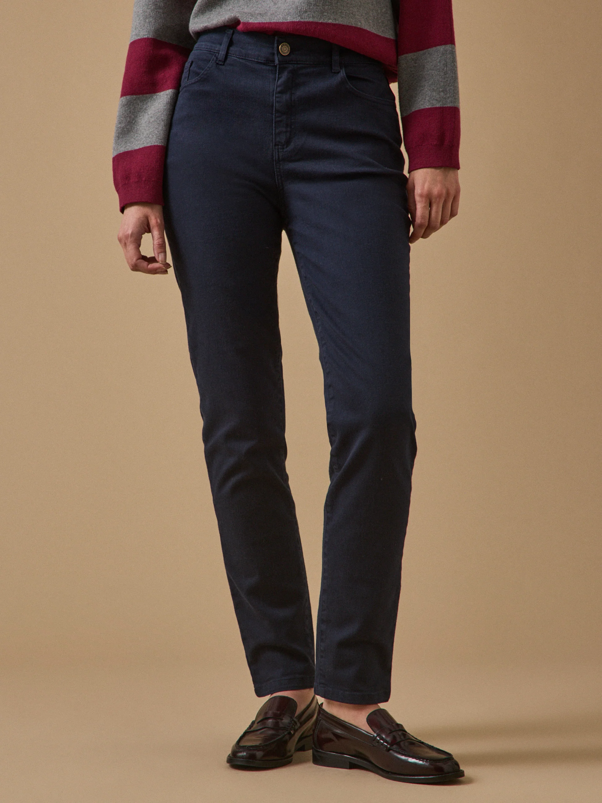 Farbenfrohe Slim Fit Damenhose Aude