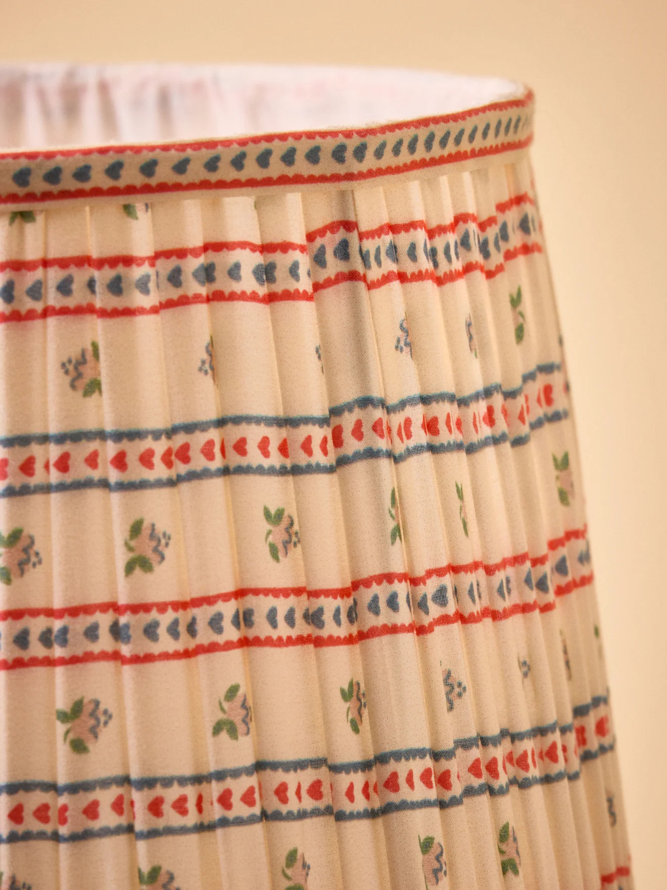 Lampenschirm mit Plissees und Marine-Print – kleines Modell - Image 4