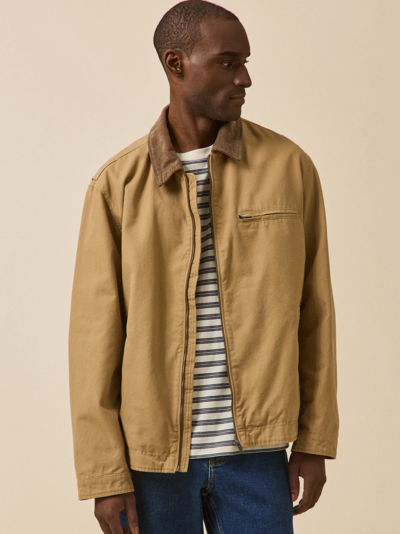 Herrenjacke mit Kragen aus Velours