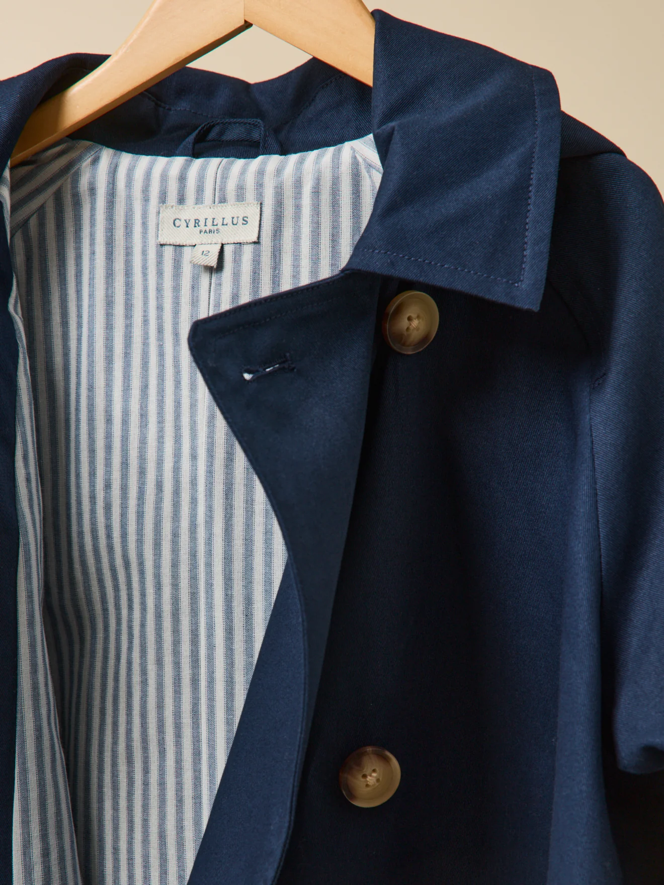 Mädchen-Trenchcoat, kurz – Junior-Kollektion - Image 10