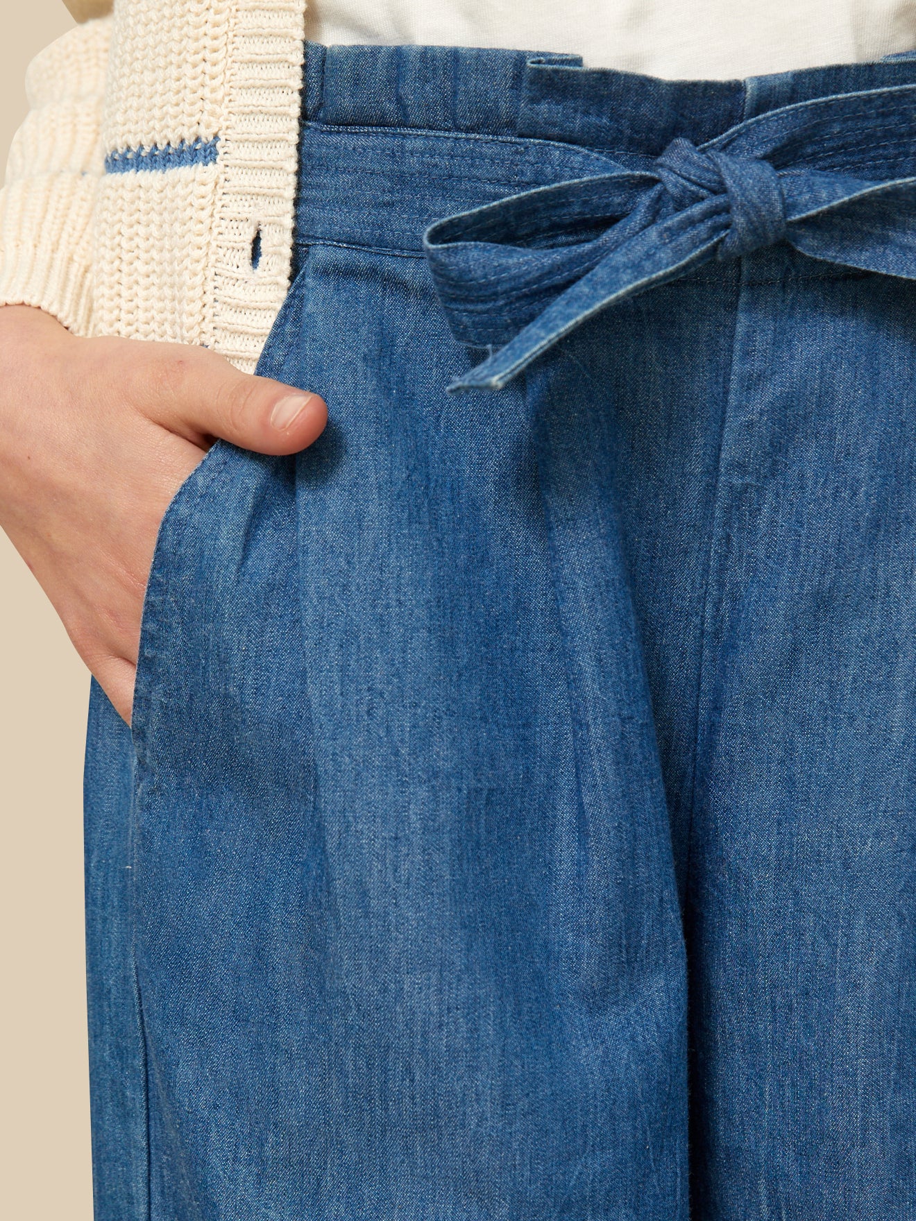 Mädchenhose, weit, aus leichtem Denim - Image 3