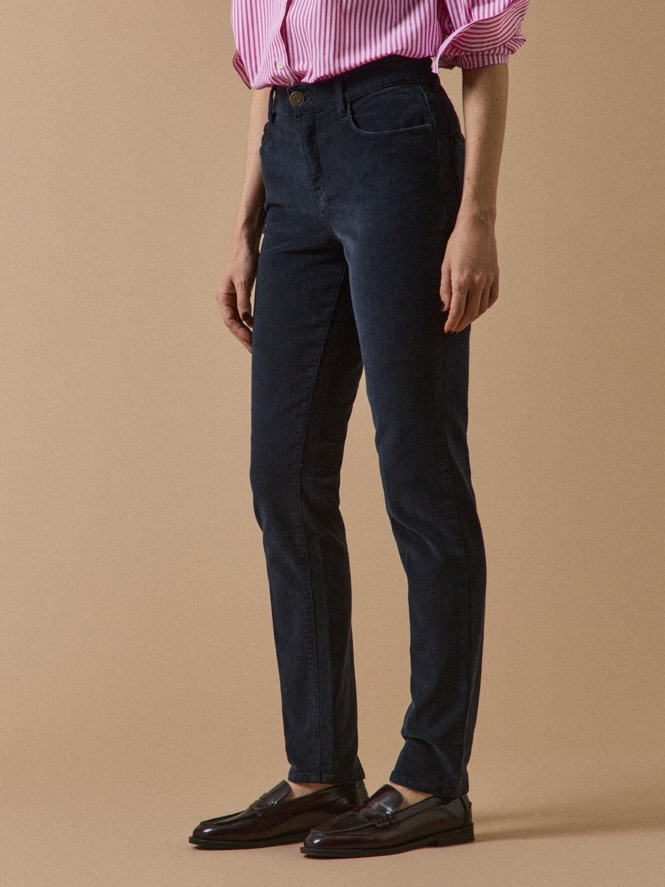 Slim Fit Damenhose aus Cordsamt Chloé - Image 6