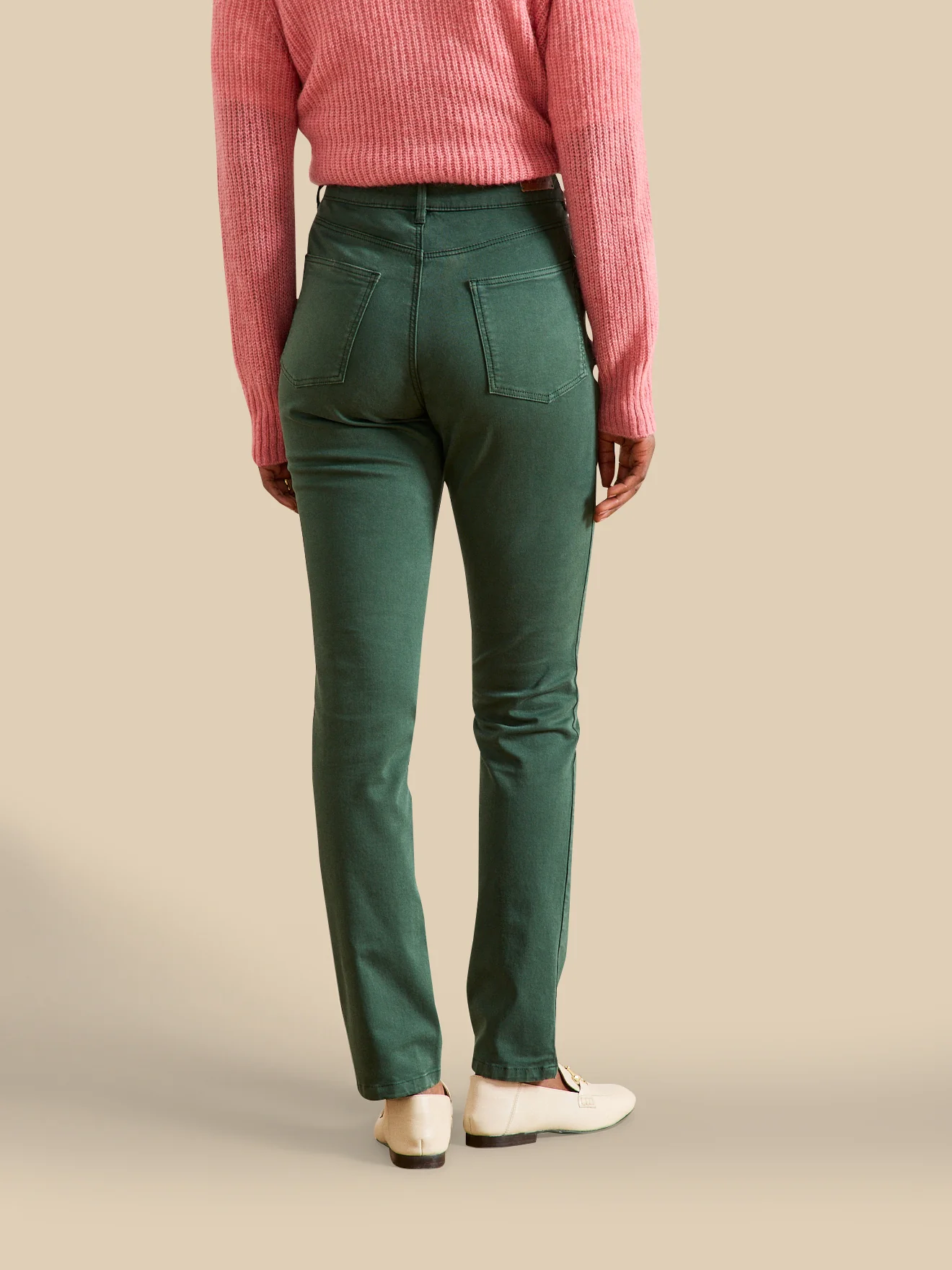 Farbenfrohe Slim Fit Damenhose Chloé - Image 2