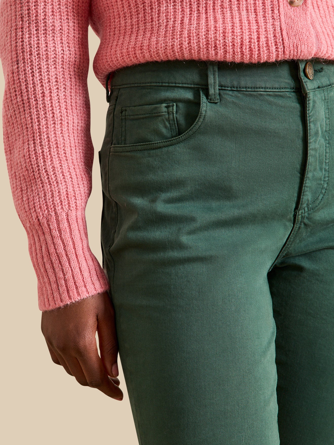 Farbenfrohe Slim Fit Damenhose Chloé - Image 5