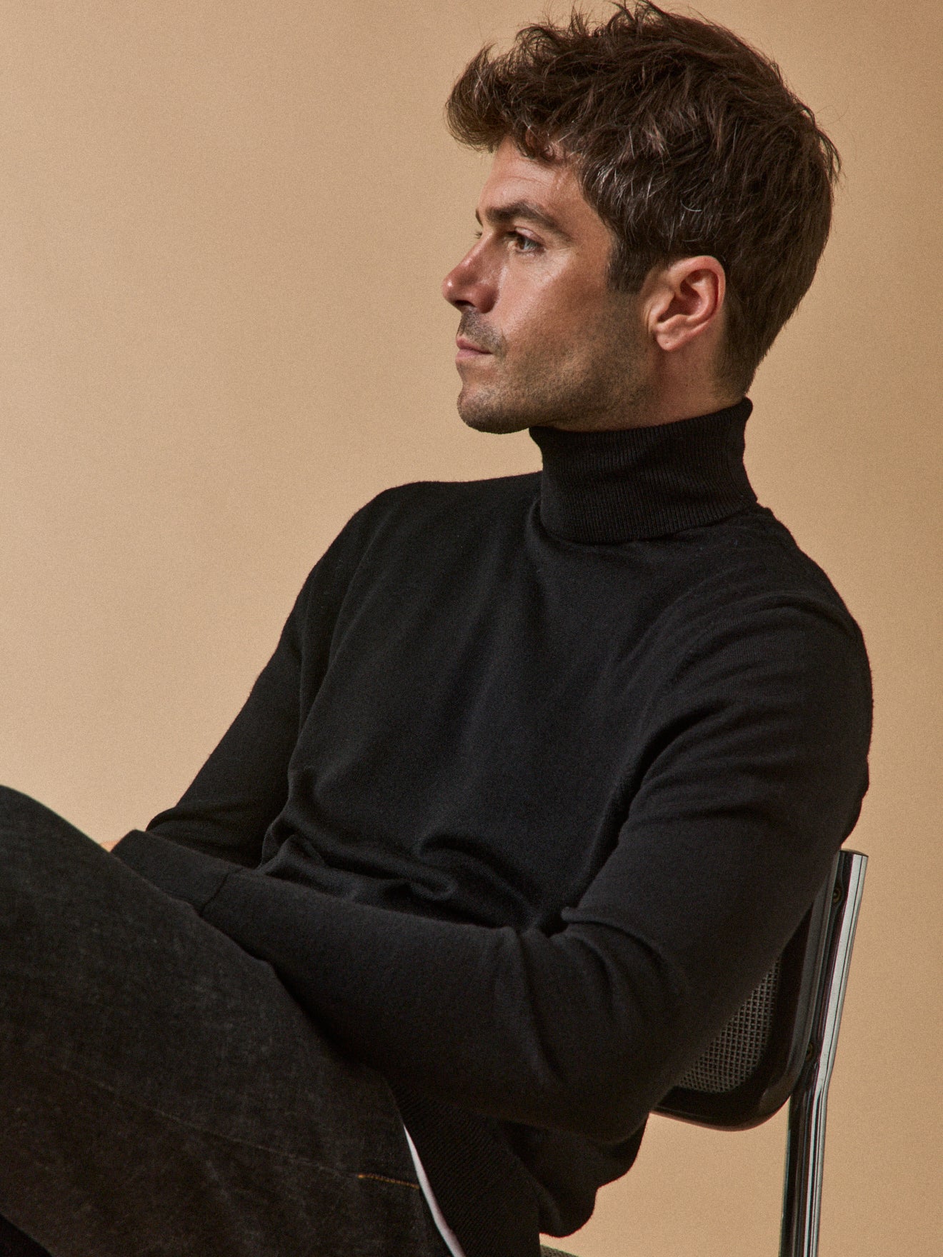 Leichtmaschiger Herrenpullover aus Merinowolle mit Rollkragen - Image 2