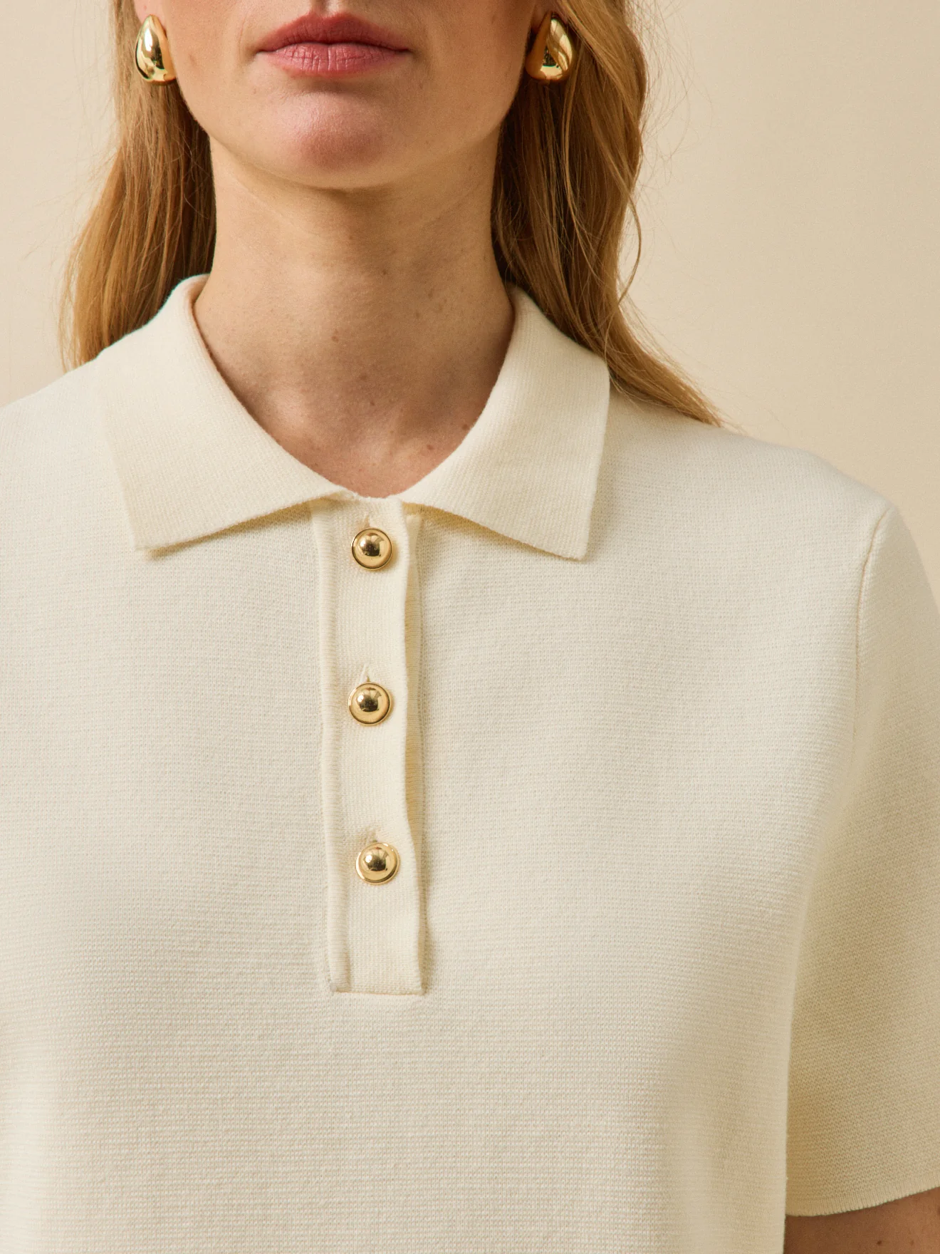 Kurzes Damen-Polokleid aus Milanostrick - Image 3