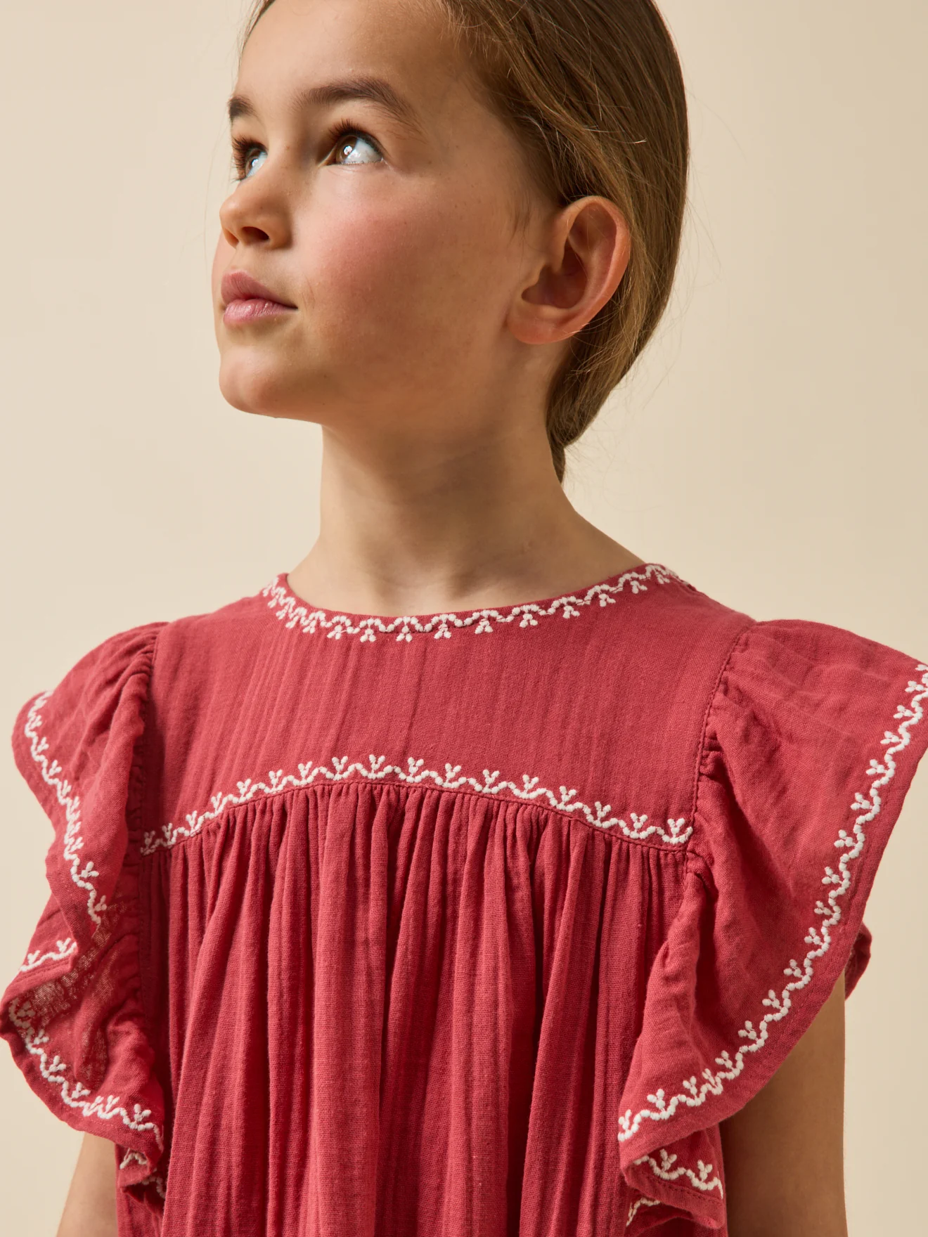 Mädchenkleid aus Bio-Baumwollgaze mit Stickerei - Image 3