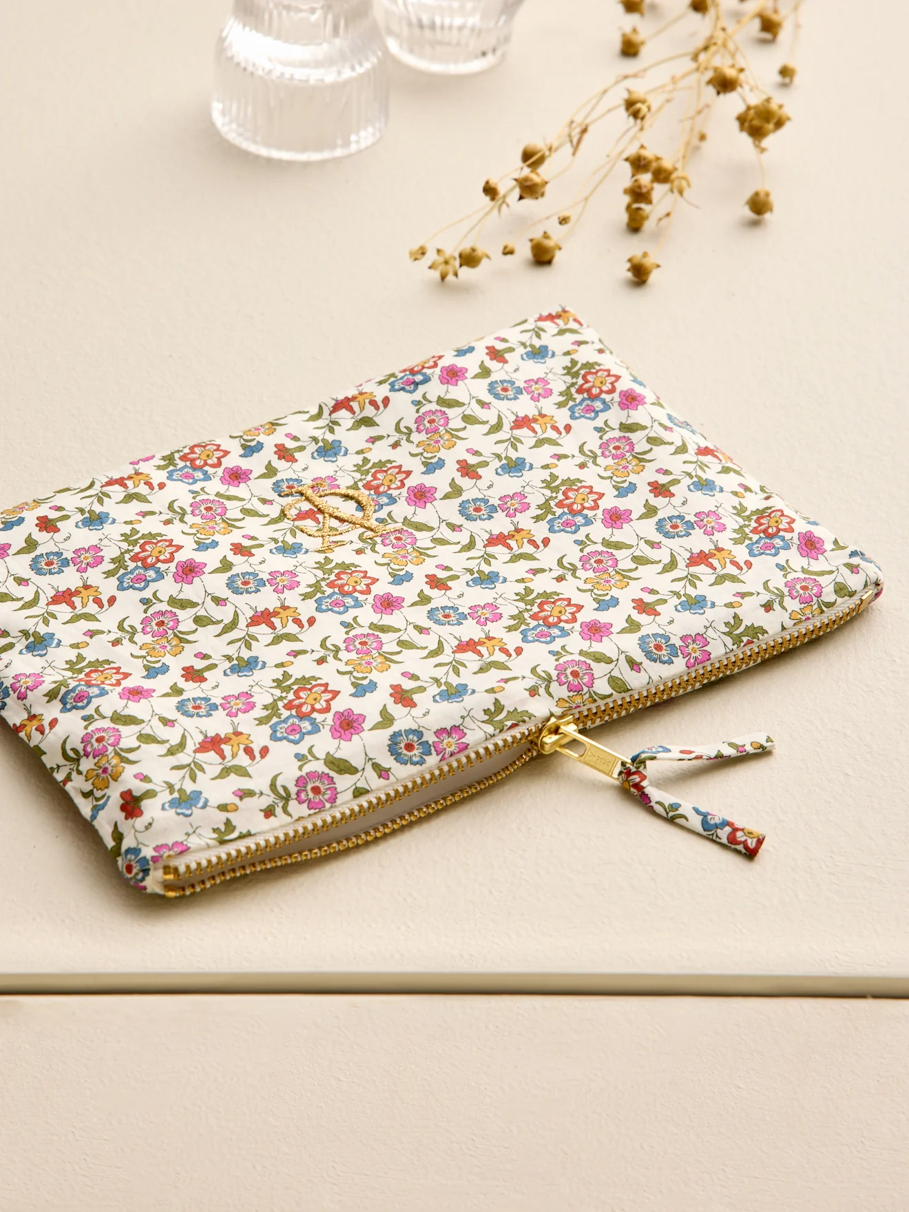 Tasche aus Liberty®-Stoff mit Stickerei – Solidaraktion - Image 4