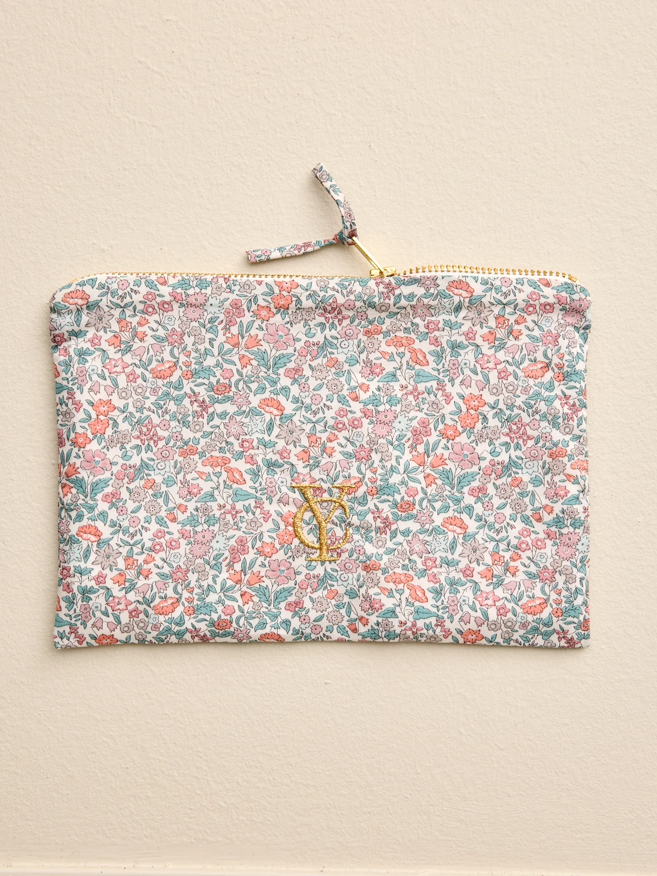 Tasche aus Liberty®-Stoff mit Stickerei – Solidaraktion - Image 4