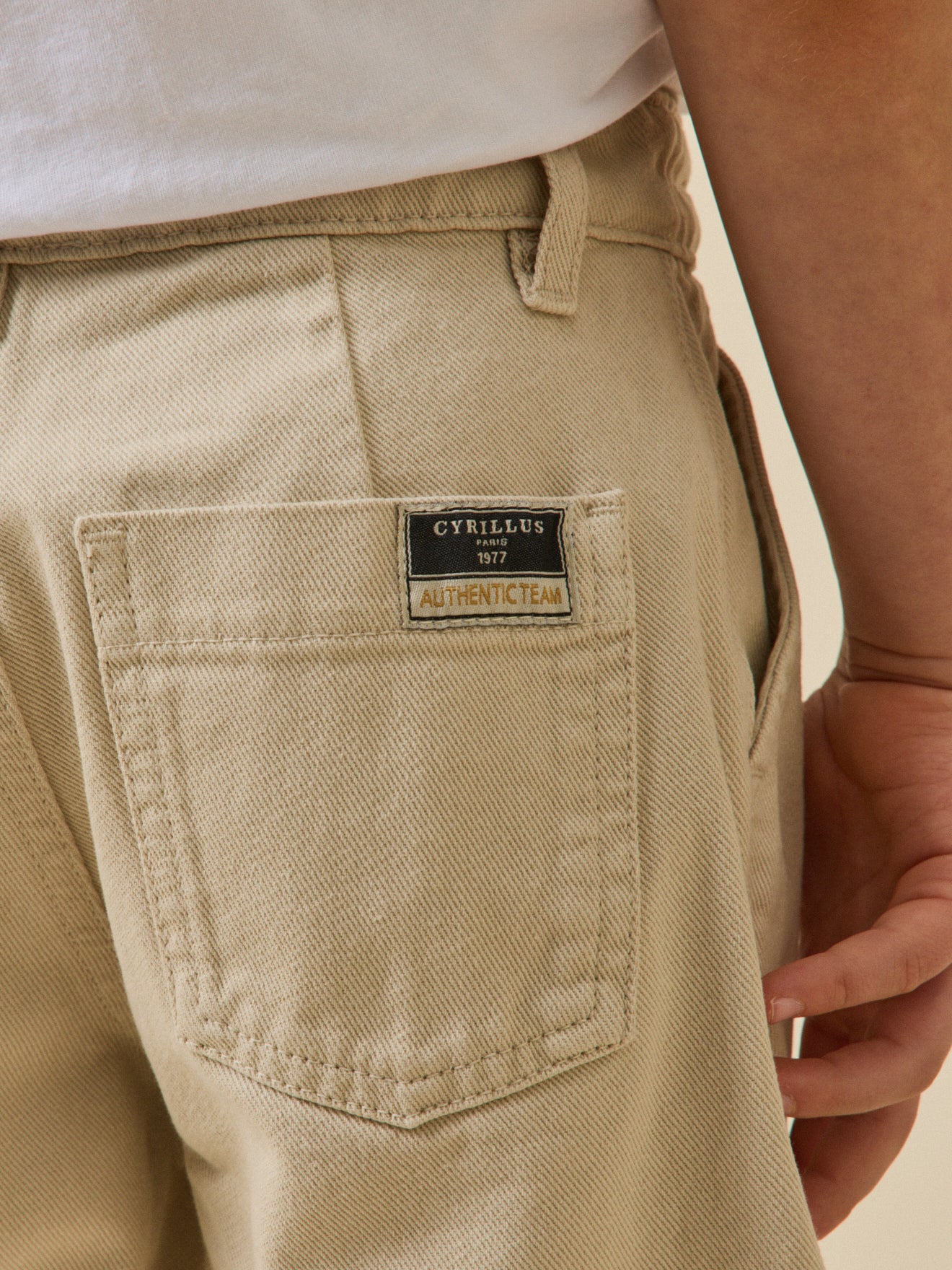 Jungen-Bermuda aus farbenfrohem Denim - Image 5