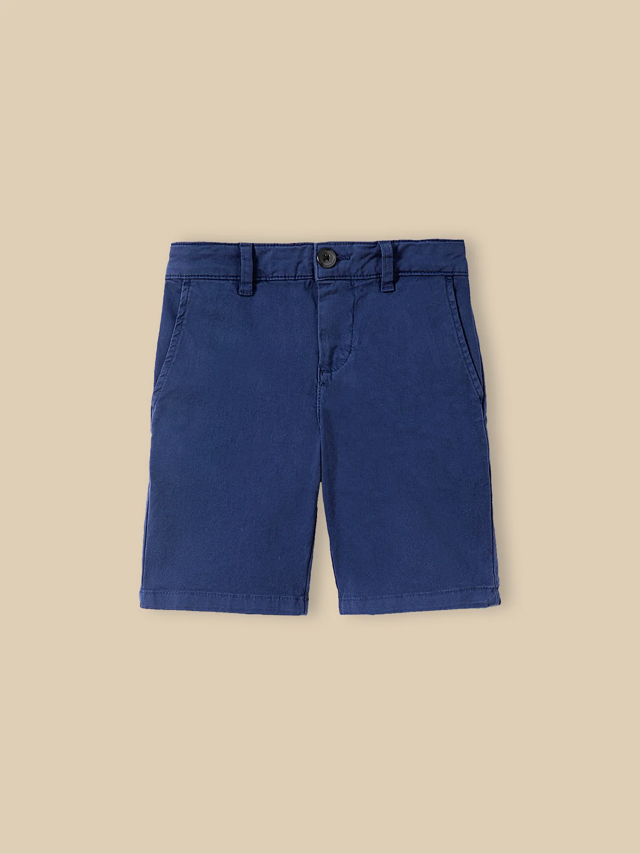 Jungen-Bermudas in Chino-Optik