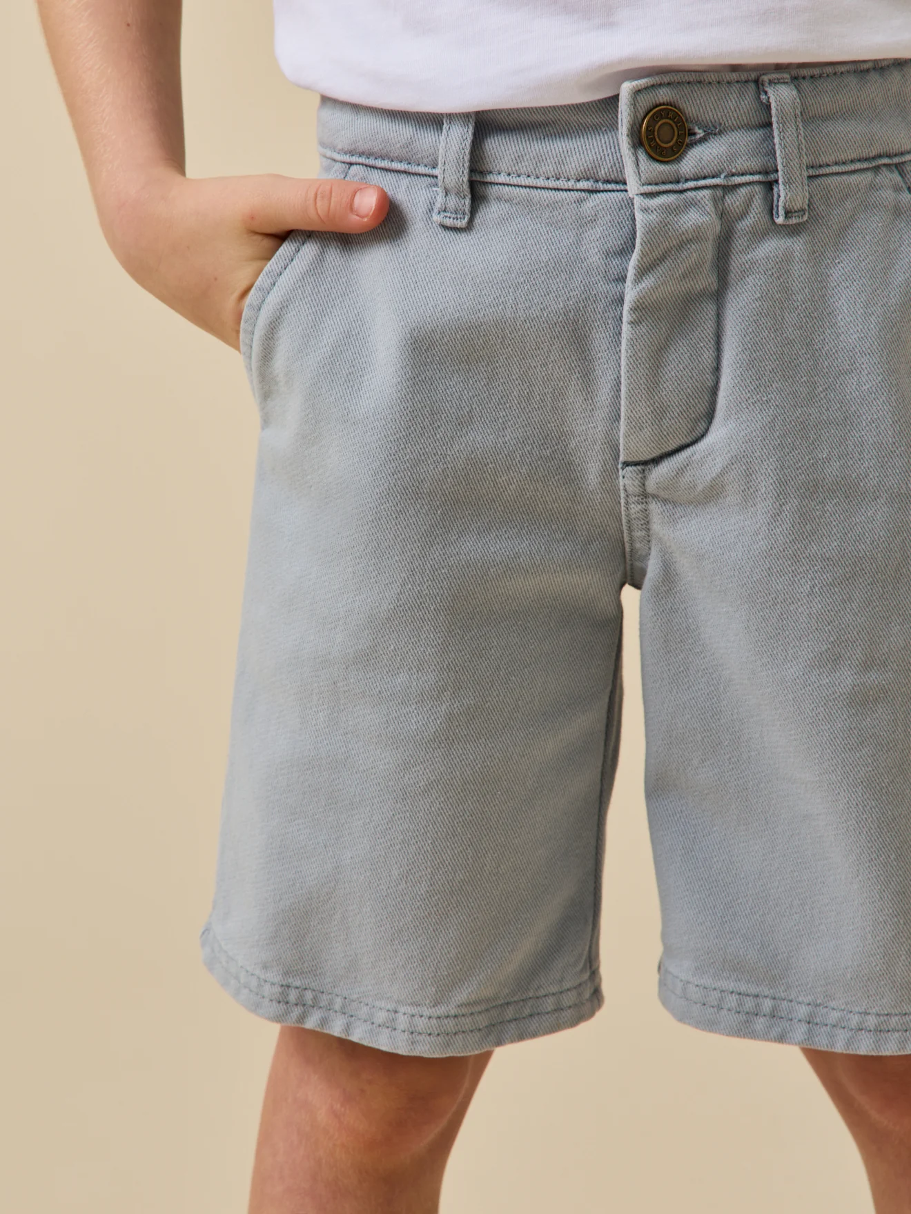 Jungen-Bermuda aus farbenfrohem Denim - Image 3