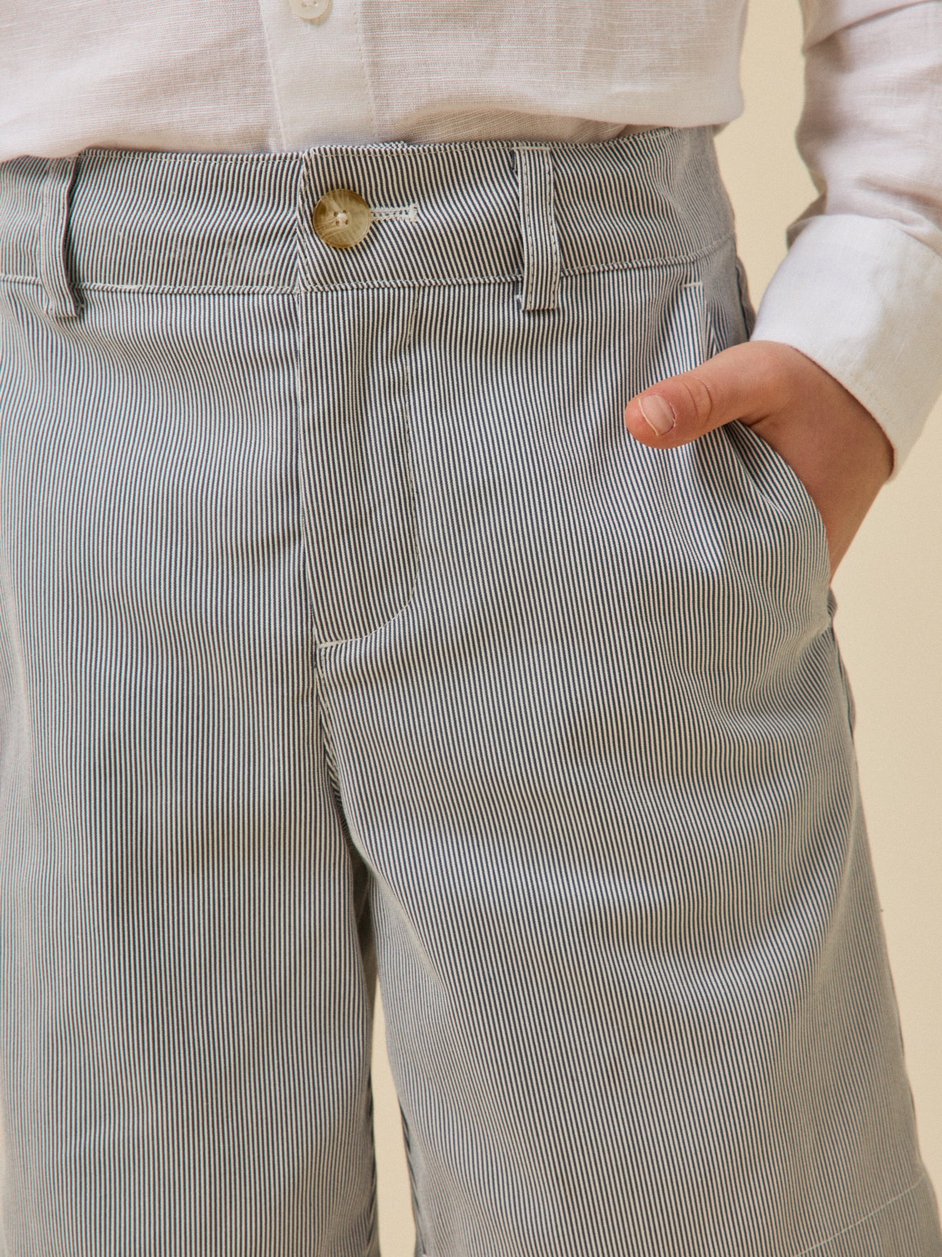 Jungen-Bermude mit Streifen – Kollektion für Festtage und Hochzeiten - Image 3