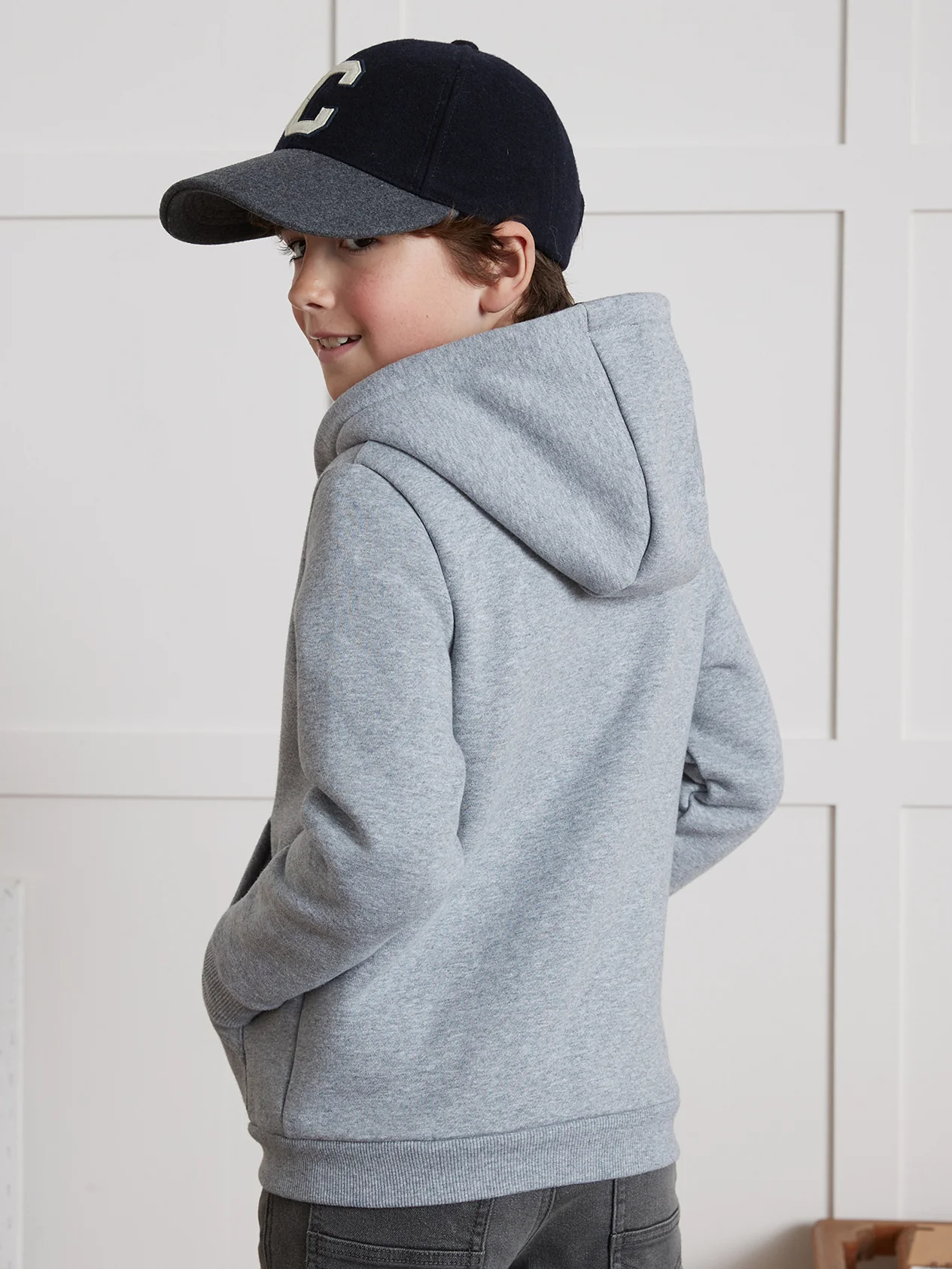 Jungen-Sweatjacke mit Reißverschluss und Kapuze - Image 2