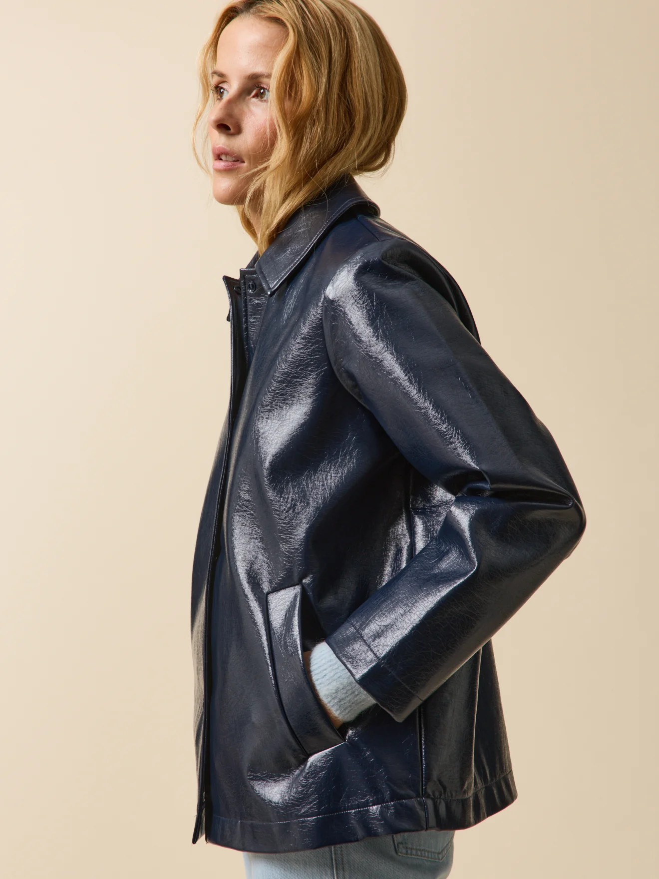 Damen-Vinylmantel - Image 4